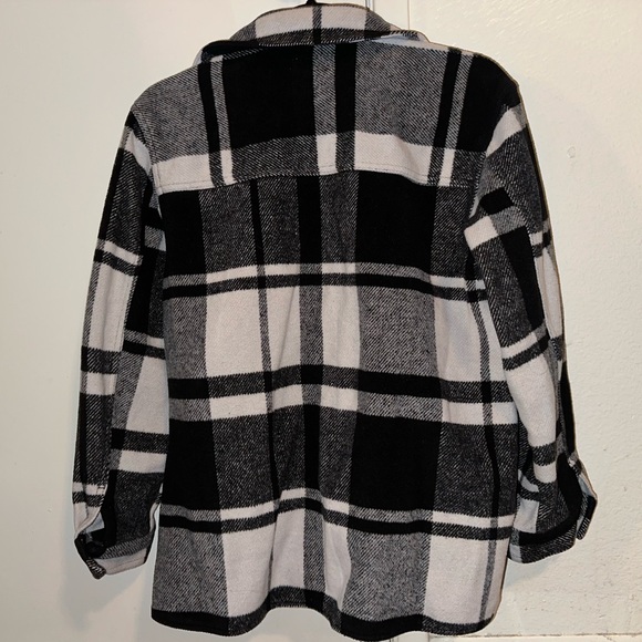 Old Navy Plaid Shacket - Picture 2 of 2